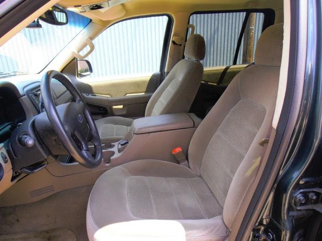 Ford Explorer 2002 photo 16