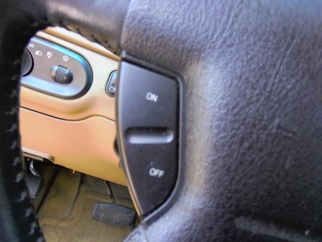 Ford Explorer 2002 photo 9