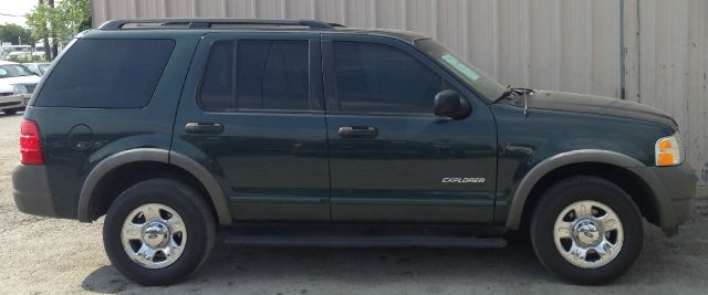 Ford Explorer 2002 photo 2