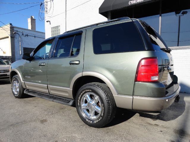 Ford Explorer E320 - Extra Sharp SUV