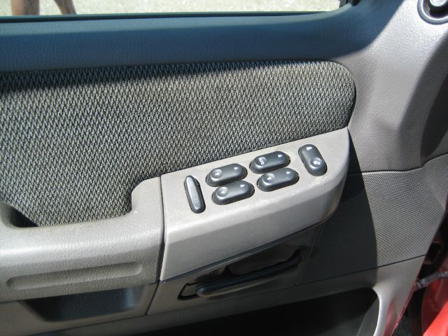 Ford Explorer 2002 photo 14