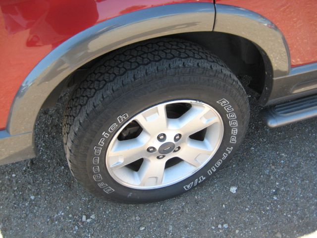 Ford Explorer 2002 photo 17