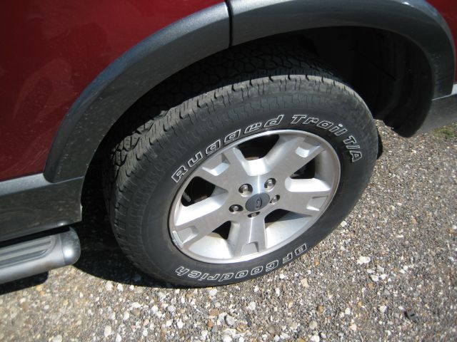 Ford Explorer 2002 photo 18