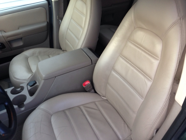 Ford Explorer 2002 photo 1