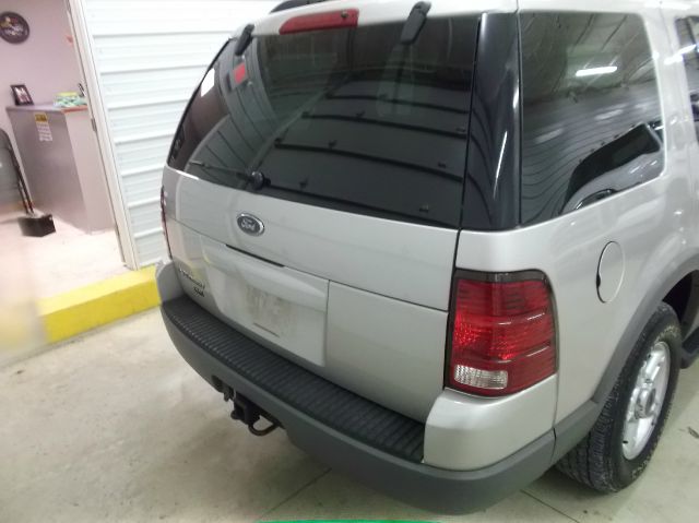 Ford Explorer 2002 photo 1