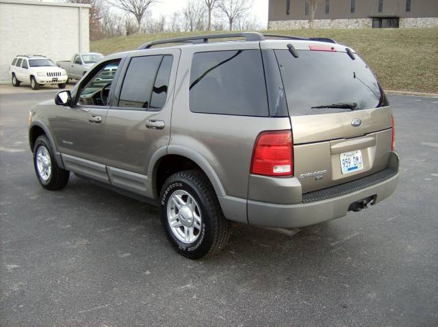 Ford Explorer 2002 photo 2