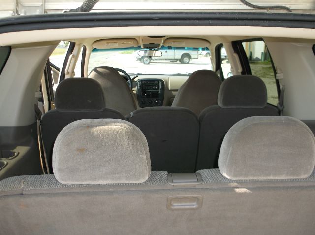 Ford Explorer 2002 photo 3
