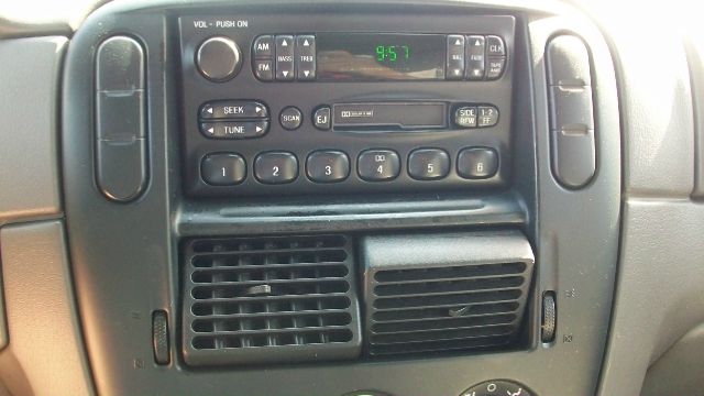 Ford Explorer 2002 photo 1