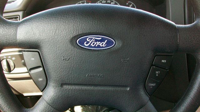 Ford Explorer 2002 photo 4