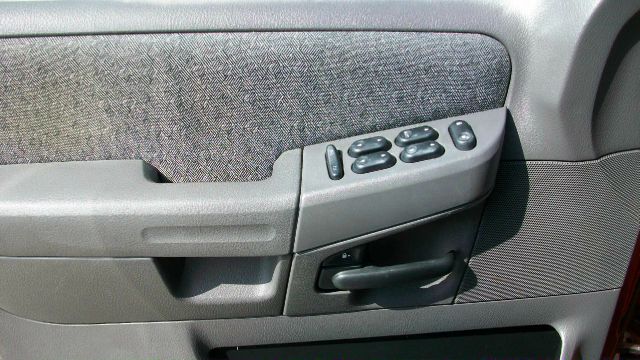 Ford Explorer 2002 photo 5