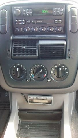 Ford Explorer 2002 photo 7