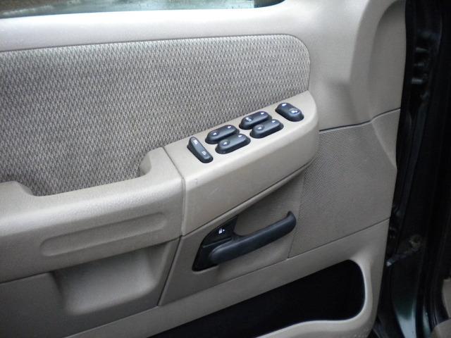 Ford Explorer 2002 photo 5