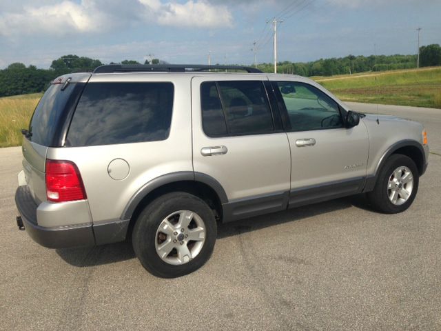 Ford Explorer 2002 photo 4