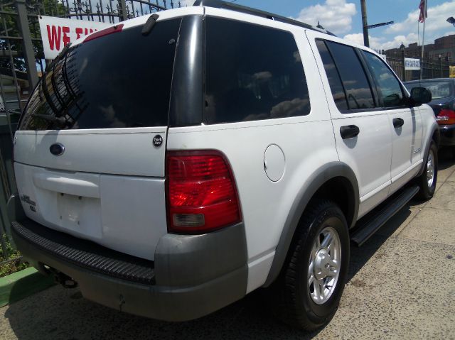 Ford Explorer 2002 photo 3