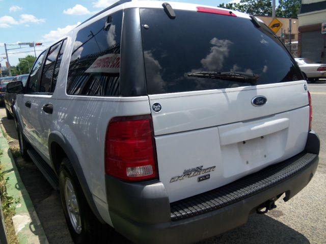 Ford Explorer 2002 photo 4