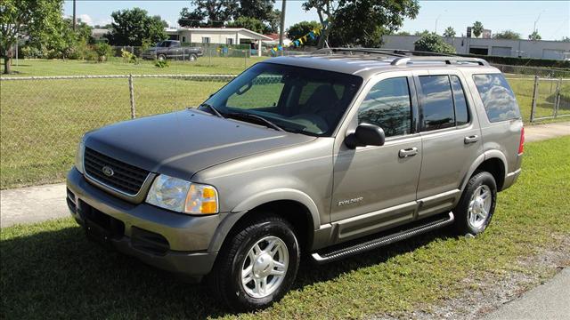 Ford Explorer 2002 photo 1