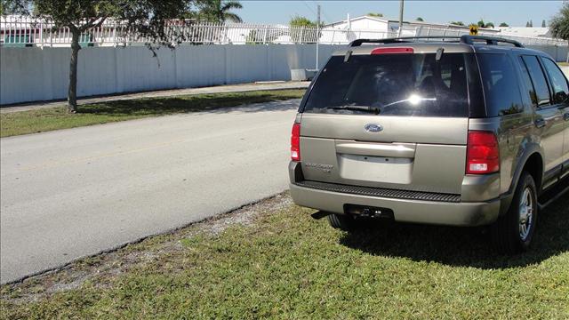 Ford Explorer 2002 photo 2
