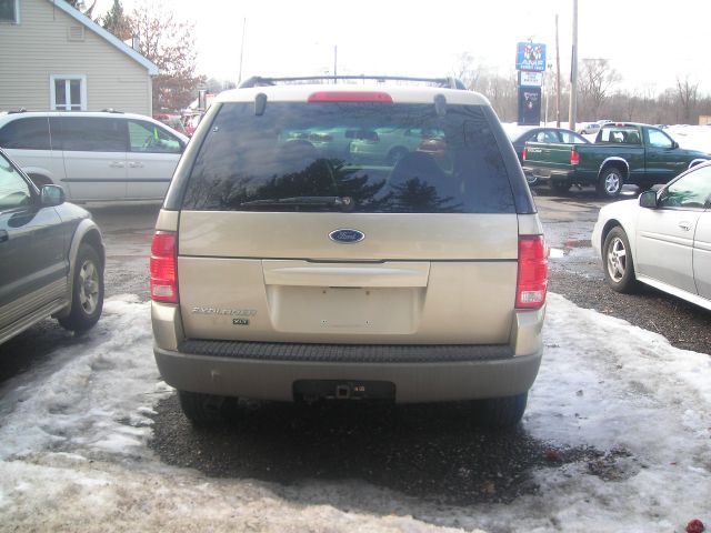Ford Explorer 2002 photo 2