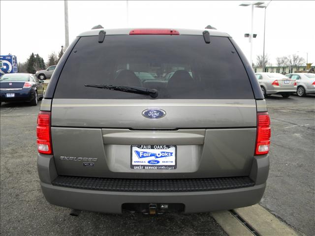 Ford Explorer 2002 photo 4