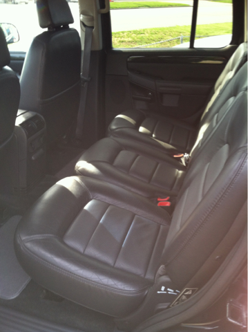 Ford Explorer 2002 photo 3