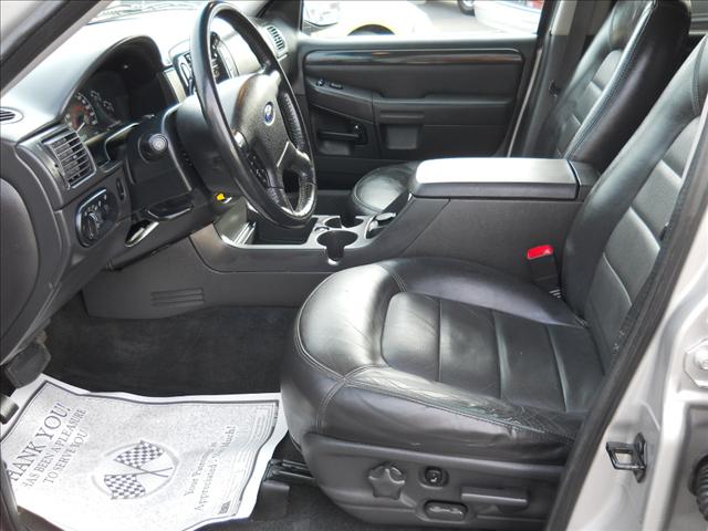 Ford Explorer 2002 photo 4