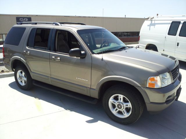 Ford Explorer 2002 photo 2