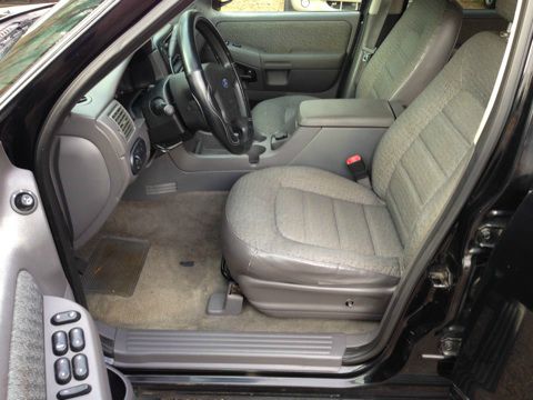 Ford Explorer 2002 photo 2