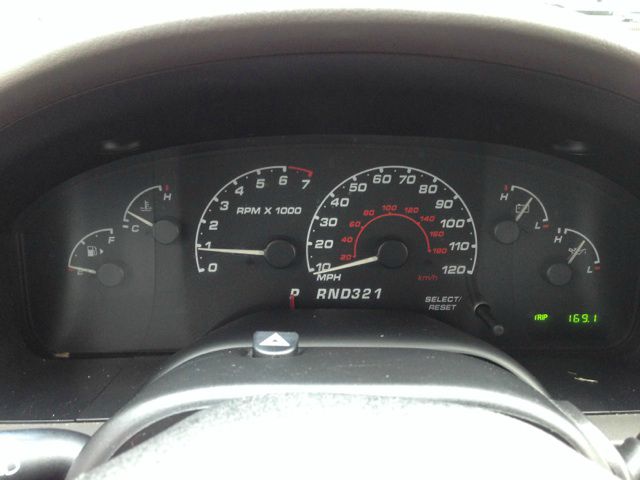 Ford Explorer 2002 photo 3