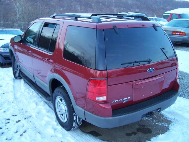 Ford Explorer 2002 photo 2