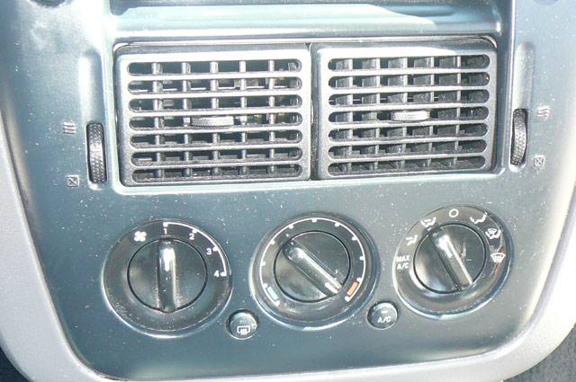 Ford Explorer 2002 photo 5