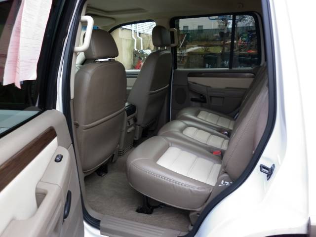 Ford Explorer 2002 photo 5