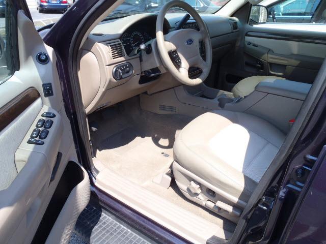 Ford Explorer 2002 photo 5