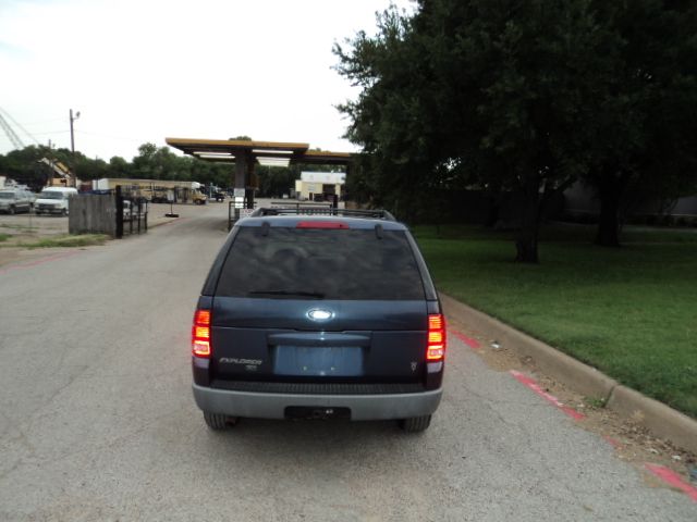 Ford Explorer 2002 photo 2