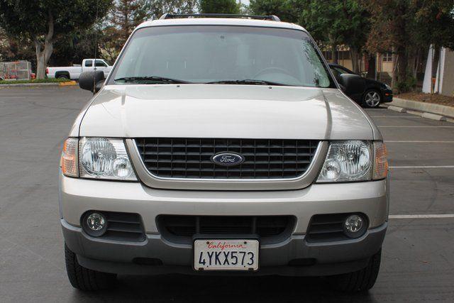Ford Explorer 2002 photo 2