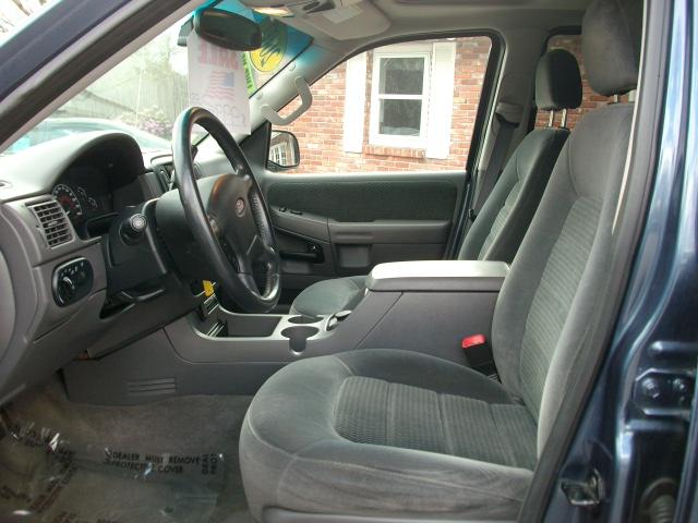 Ford Explorer 2002 photo 1