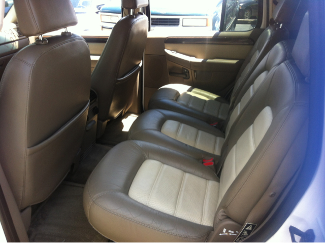 Ford Explorer 2002 photo 11
