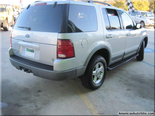 Ford Explorer 2002 photo 2