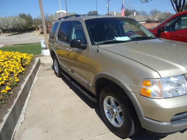 Ford Explorer 2002 photo 2