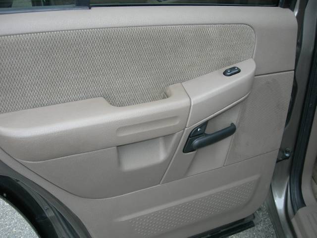 Ford Explorer 2002 photo 5