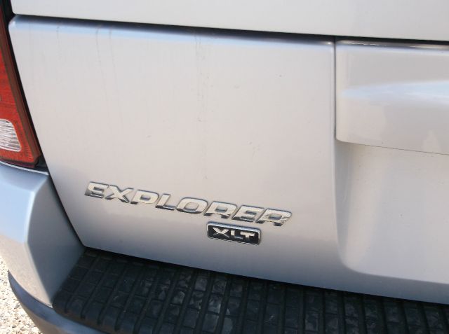 Ford Explorer 2002 photo 12