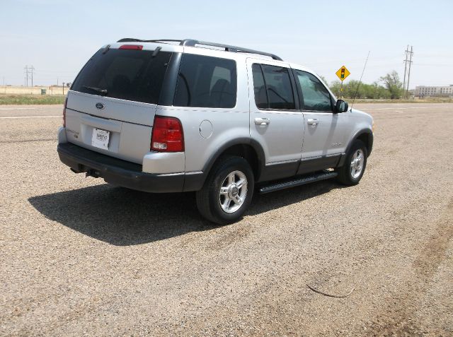 Ford Explorer 2002 photo 2