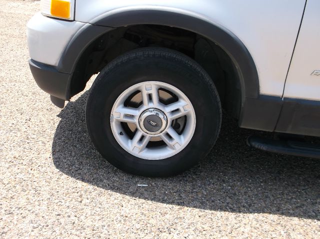 Ford Explorer 2002 photo 5