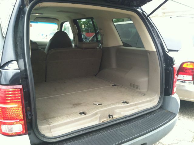 Ford Explorer 2002 photo 3