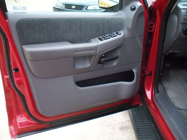 Ford Explorer 2002 photo 1