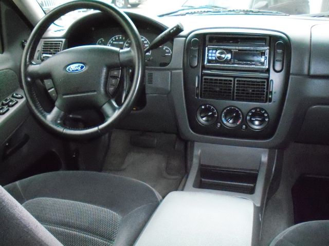 Ford Explorer 2002 photo 3