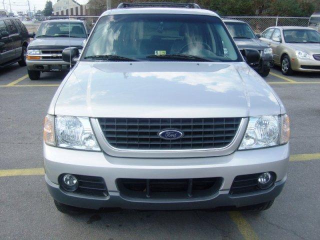 Ford Explorer 2002 photo 2