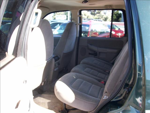Ford Explorer 2002 photo 2