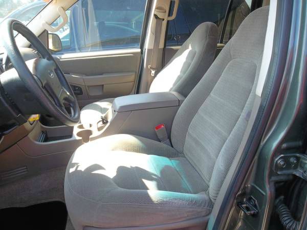 Ford Explorer 2002 photo 1