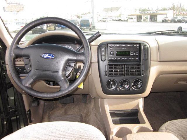 Ford Explorer 2002 photo 4