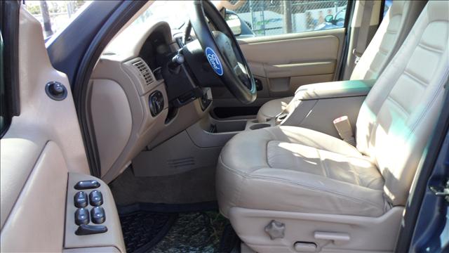 Ford Explorer 2002 photo 4